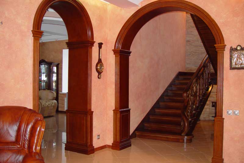 деревянная арка в доме