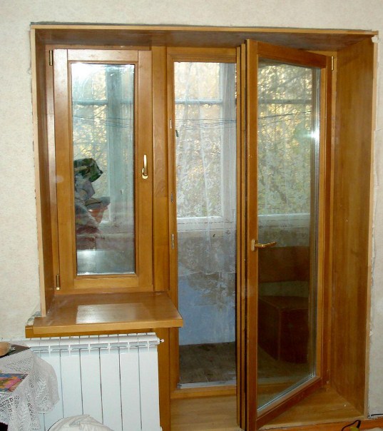 стеклянная балконная дверь